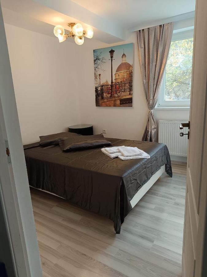 Viv Rosetti Hotel Iasi Bagian luar foto